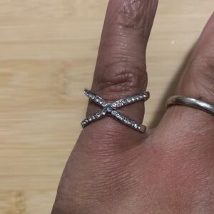 New Elegant Silver Crisscross Ring